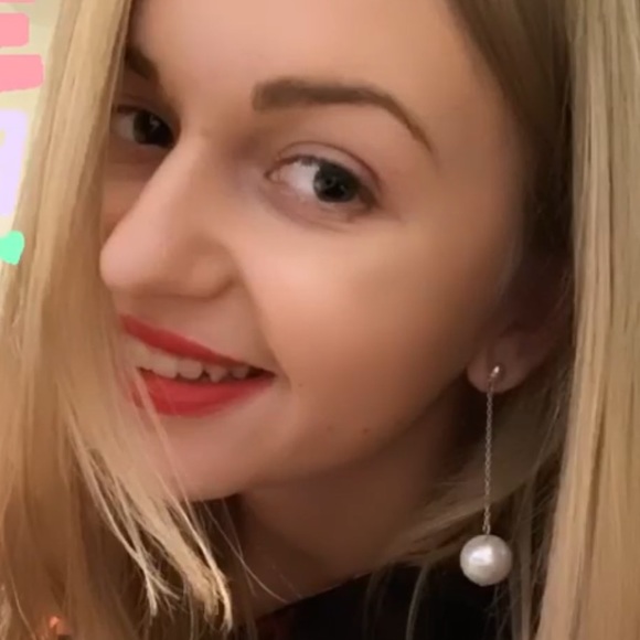 New Long Pearl Earring Claire’s - Picture 2 of 2